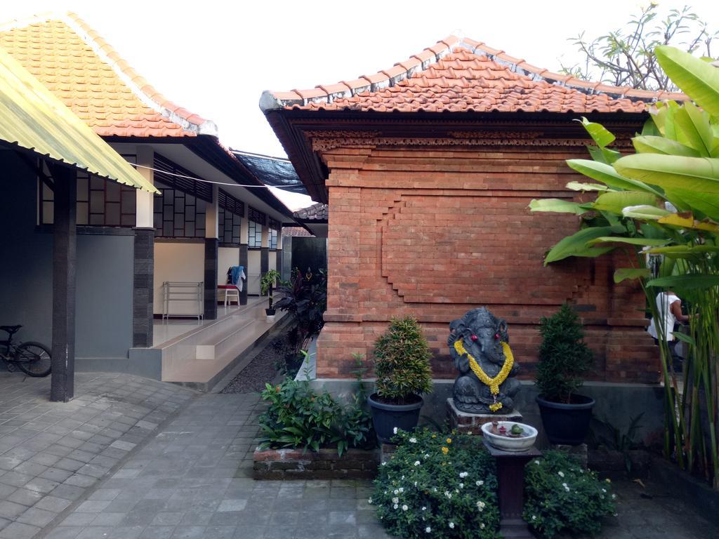 Buyan Homestay سانور المظهر الخارجي الصورة